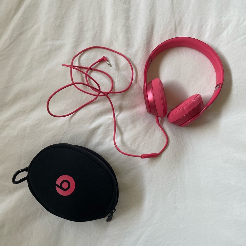 Beats Solo2 Wired On-Ear Headphone - Pink